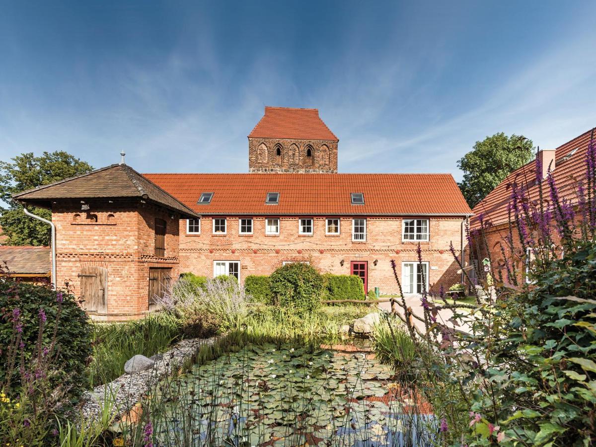 Project June - Ehemals Landgasthof Jueterbog Buitenkant foto